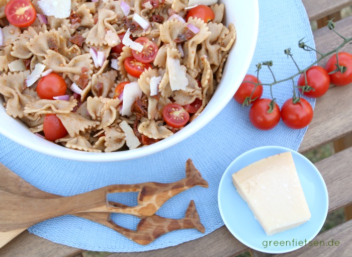 Rezept | Italienischer Nudelsalat mit getrockneten Tomaten und Parmesan