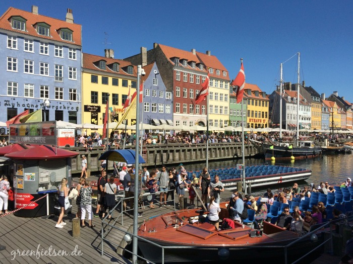 Von Nyhavn starten die Hafenrundfahrten, Kopenhagen