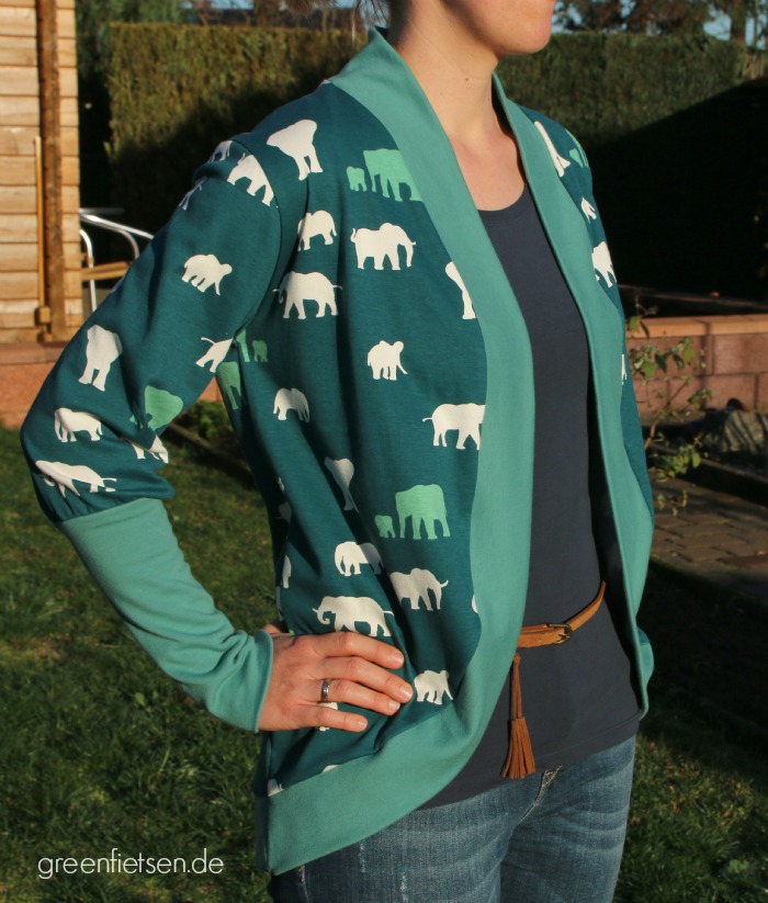 My cuddle me | Cardigan aus grünem Biojersey mit Elefanten