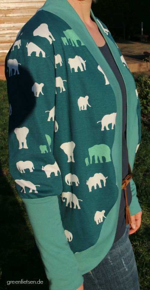 My cuddle me | Cardigan aus grünem Biojersey mit Elefanten