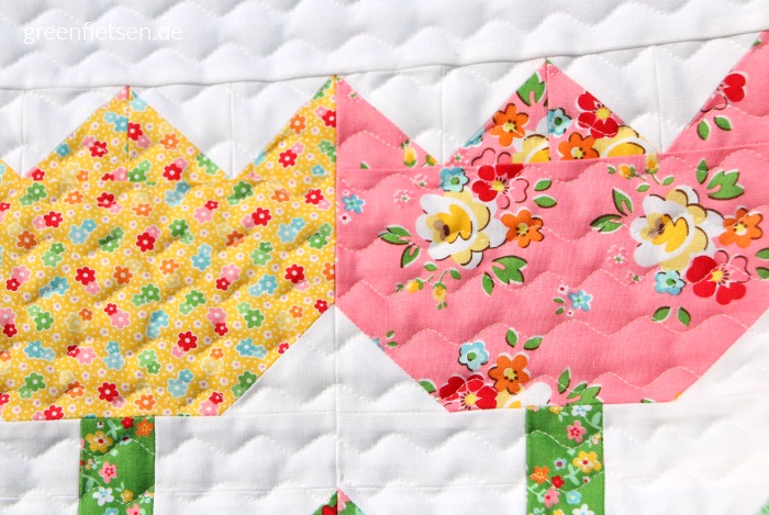 Tulpen Mini Quilt zur Backyard Roses Blog Tour von Ellis & Higgs