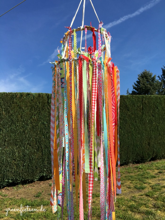 DIY-Tutorial | Summerfeeling - Windspiel aus Stoffresten