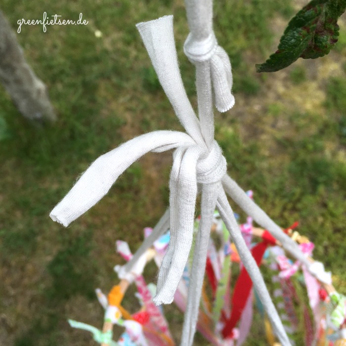 DIY-Tutorial | Summerfeeling - Windspiel aus Stoffresten