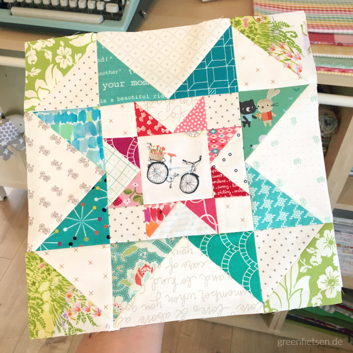 Eight Hands Around Quiltblock