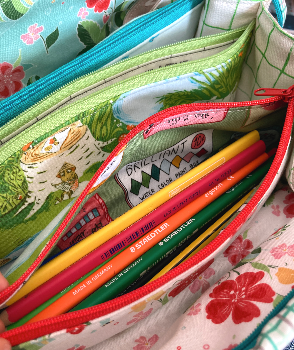 Geöffnete, kunterbunte Sew Together Bag